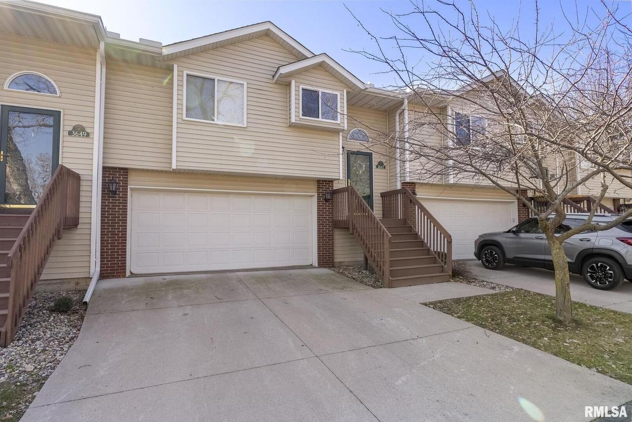 3647 Kennedy Dr., East Moline, IL 61244