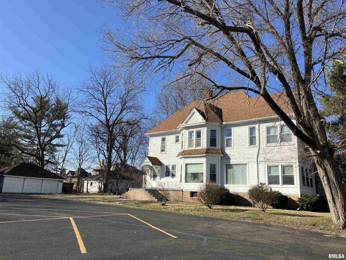 225 S Tremont St., Kewanee, IL 61443