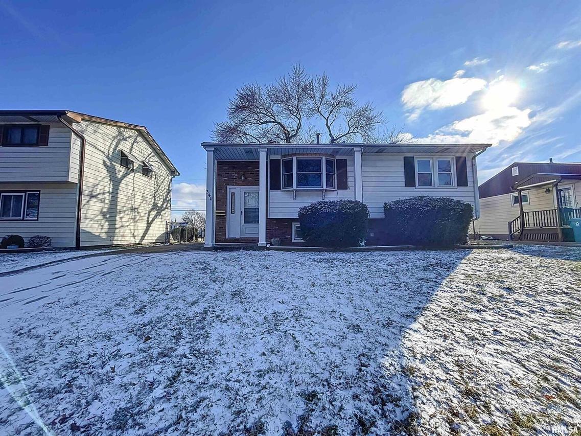 344 39th Ave., East Moline, IL 61244