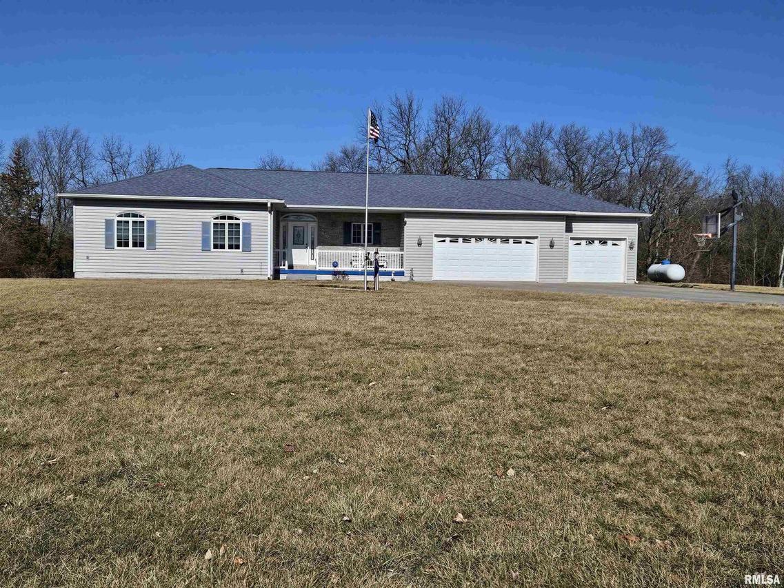 1630 Walnut Ct., New Boston, IL 61272