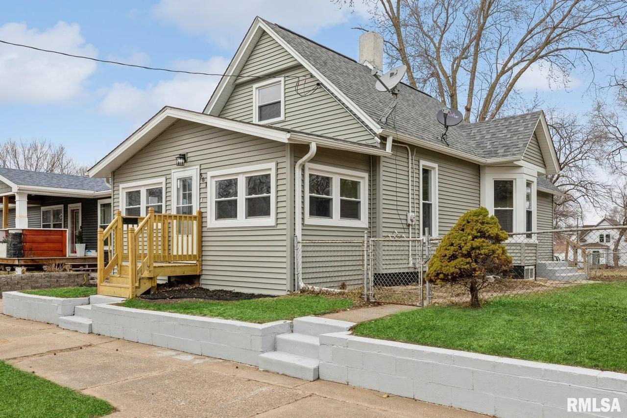 561 20th Ave., Rock Island, IL 61201