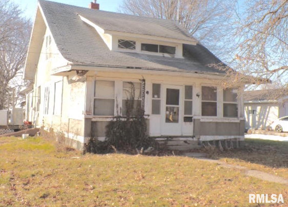 207 West St., North Henderson, IL 61466