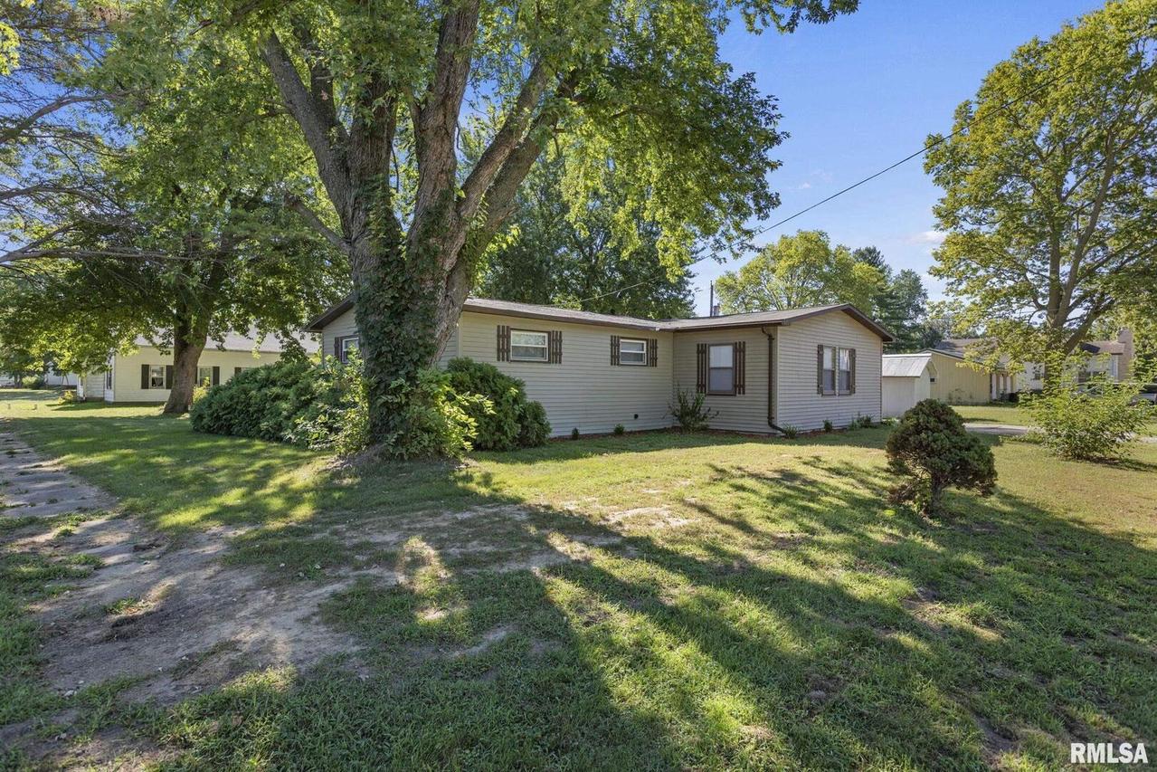 302 S 12th St., Keithsburg, IL 61442