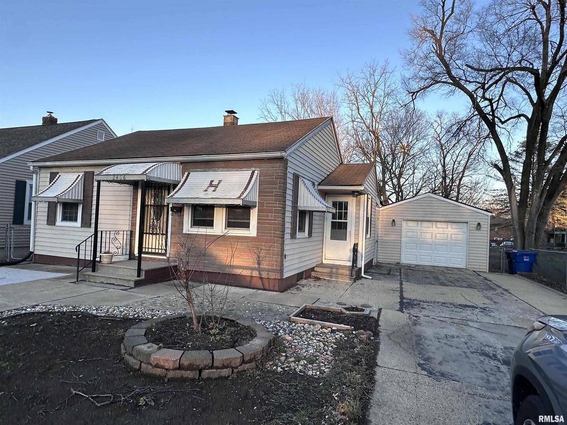 2406 48th St., Moline, IL 61265