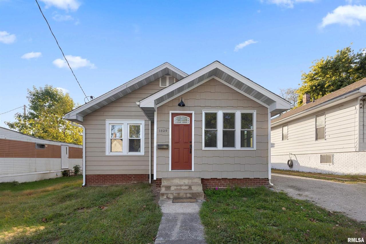 1029 S Roosevelt St., Harrisburg, IL 62946
