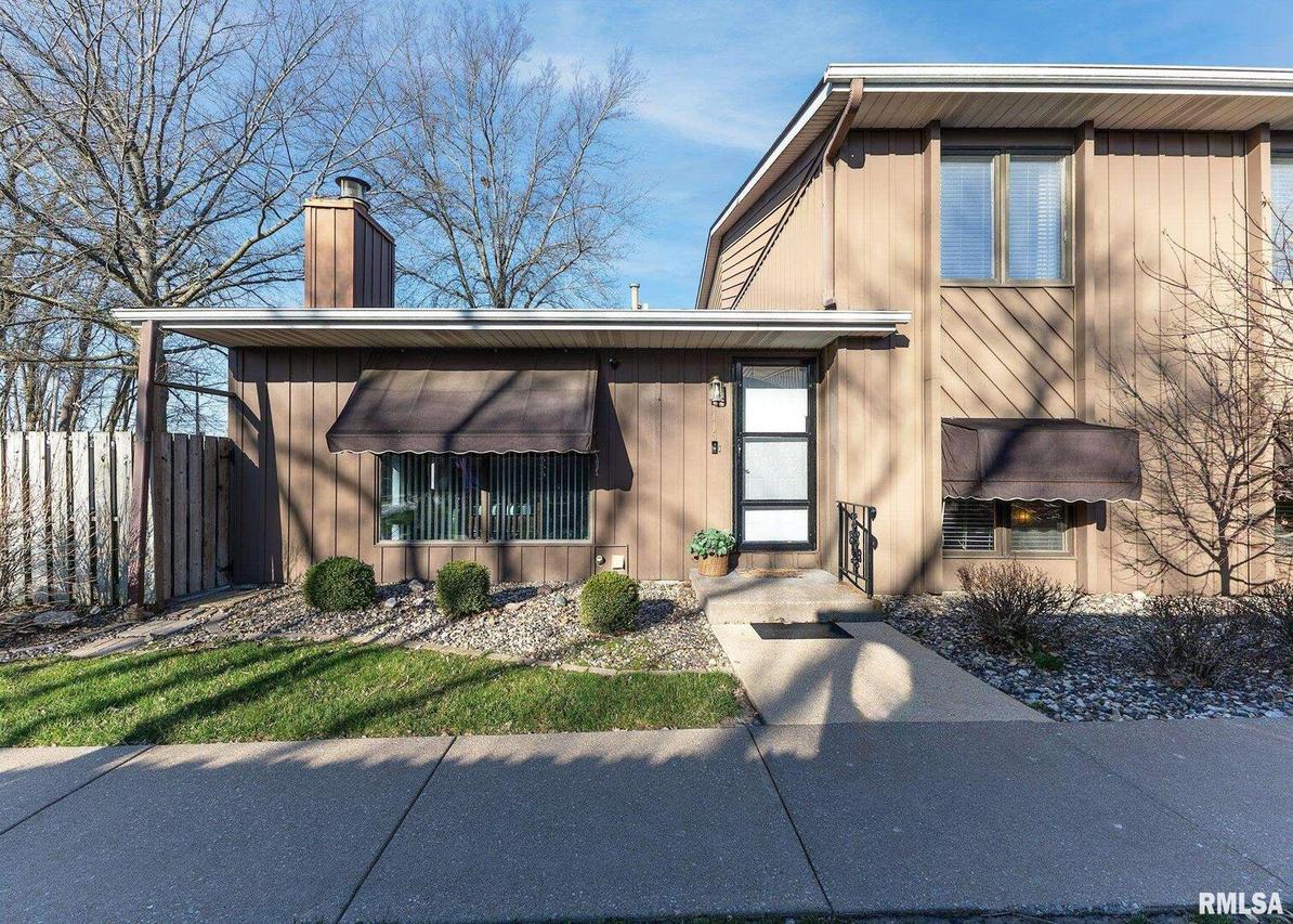 1115 48th Ave. #8, East Moline, IL 61244