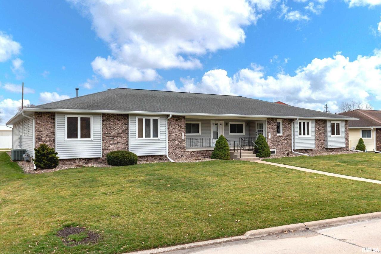 4606 9th St. #1, East Moline, IL 61244