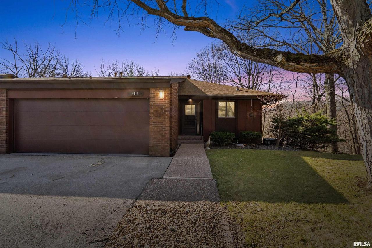 4814 6th Avenue Dr. #8, Moline, IL 61265