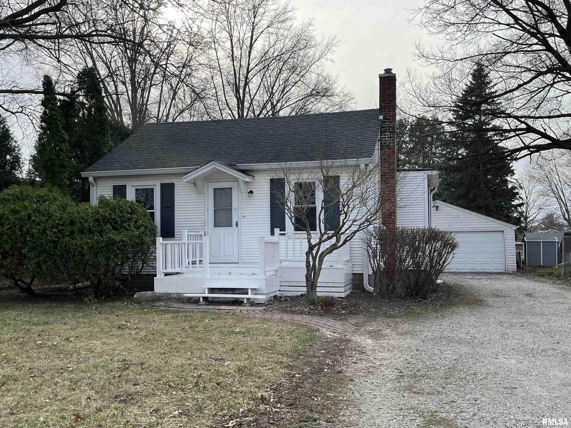 3205 39th St., Moline, IL