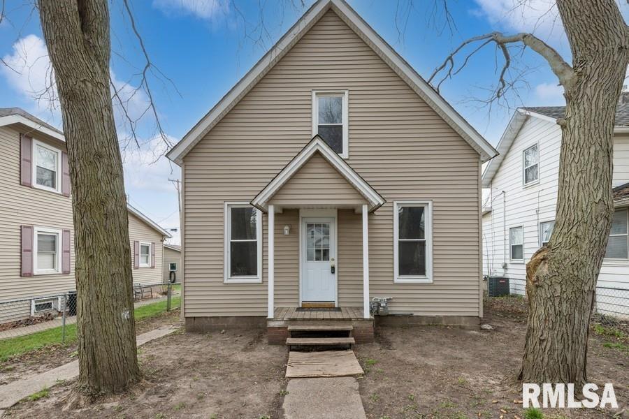 421 15th Ave., East Moline, IL 61244