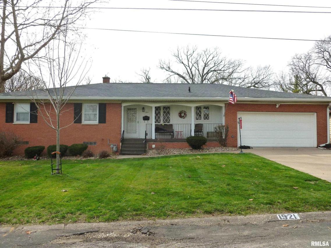 1921 3rd St. #A, East Moline, IL 61244