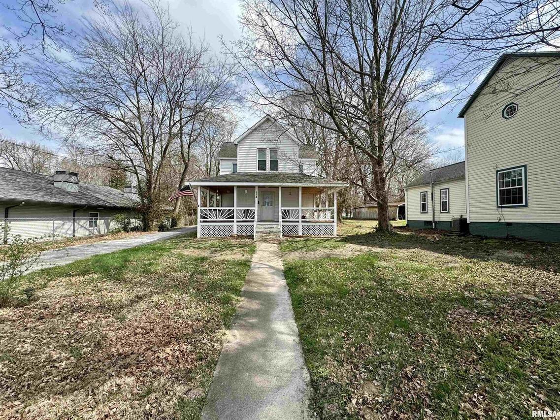 124 Walnut St., Carterville, IL 62918