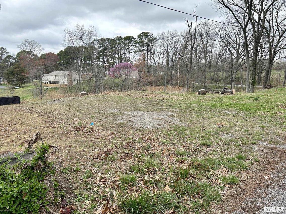 7 Pine Ln., Benton, IL 62812