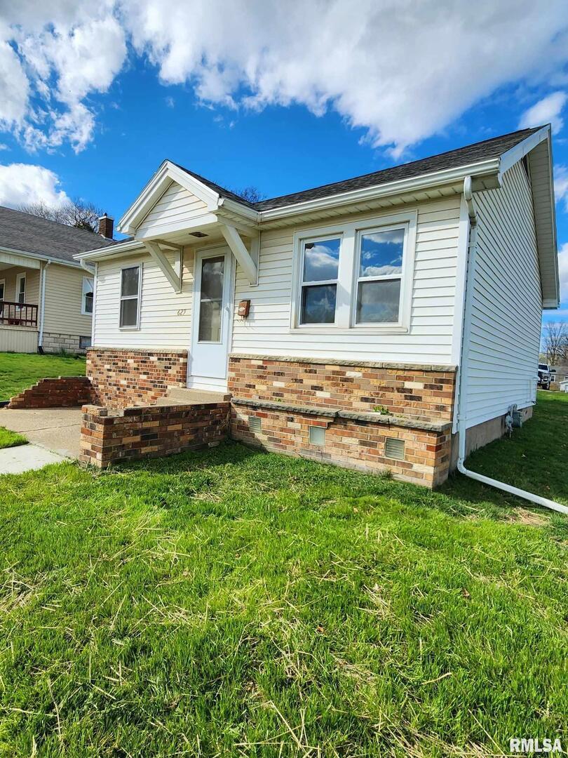 629 Van Buren St., Quincy, IL 62301