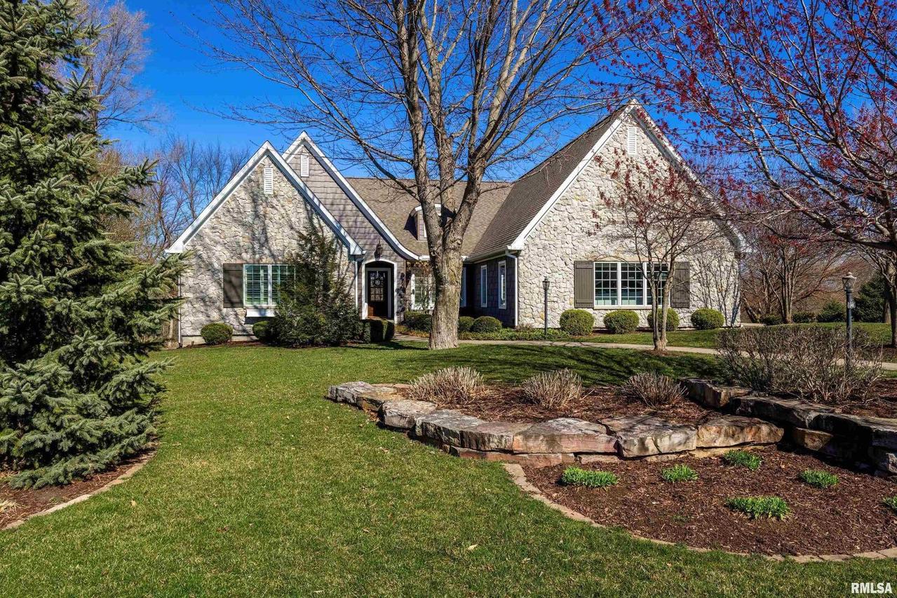 108 Whispering Creek Ln., Geneseo, IL 61254