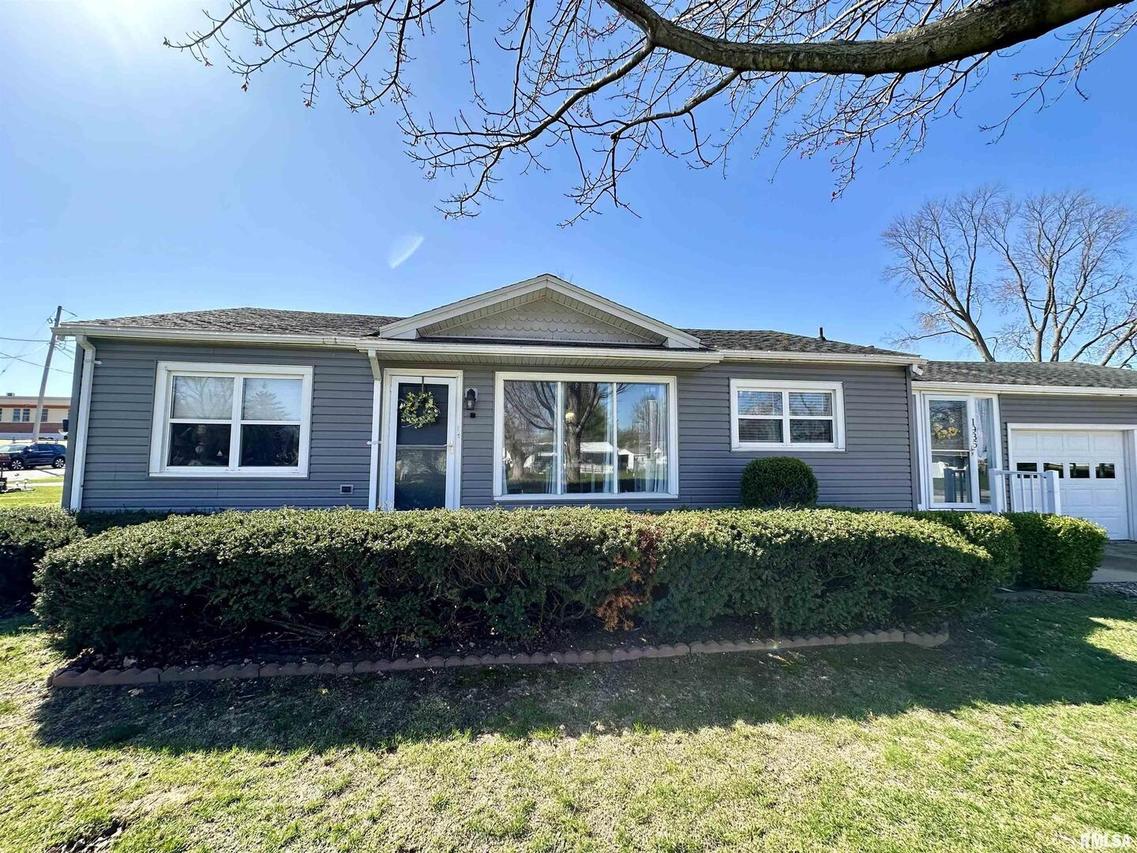 1936 Washington St., Quincy, IL 62301