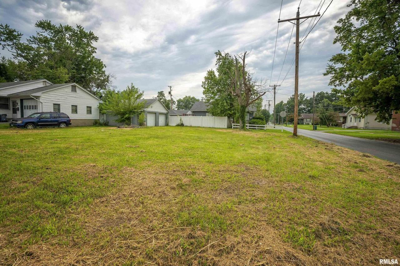 211 N Anna St., West Frankfort, IL 62896