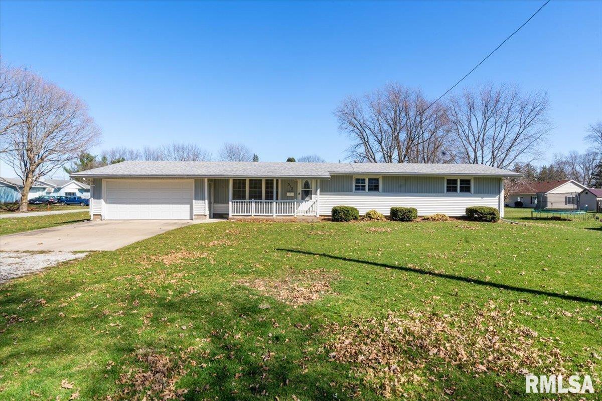 312 N 4th Ave., New Windsor, IL 61465