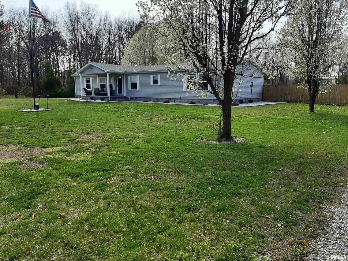 9041 Martin St., Christopher, IL 62822