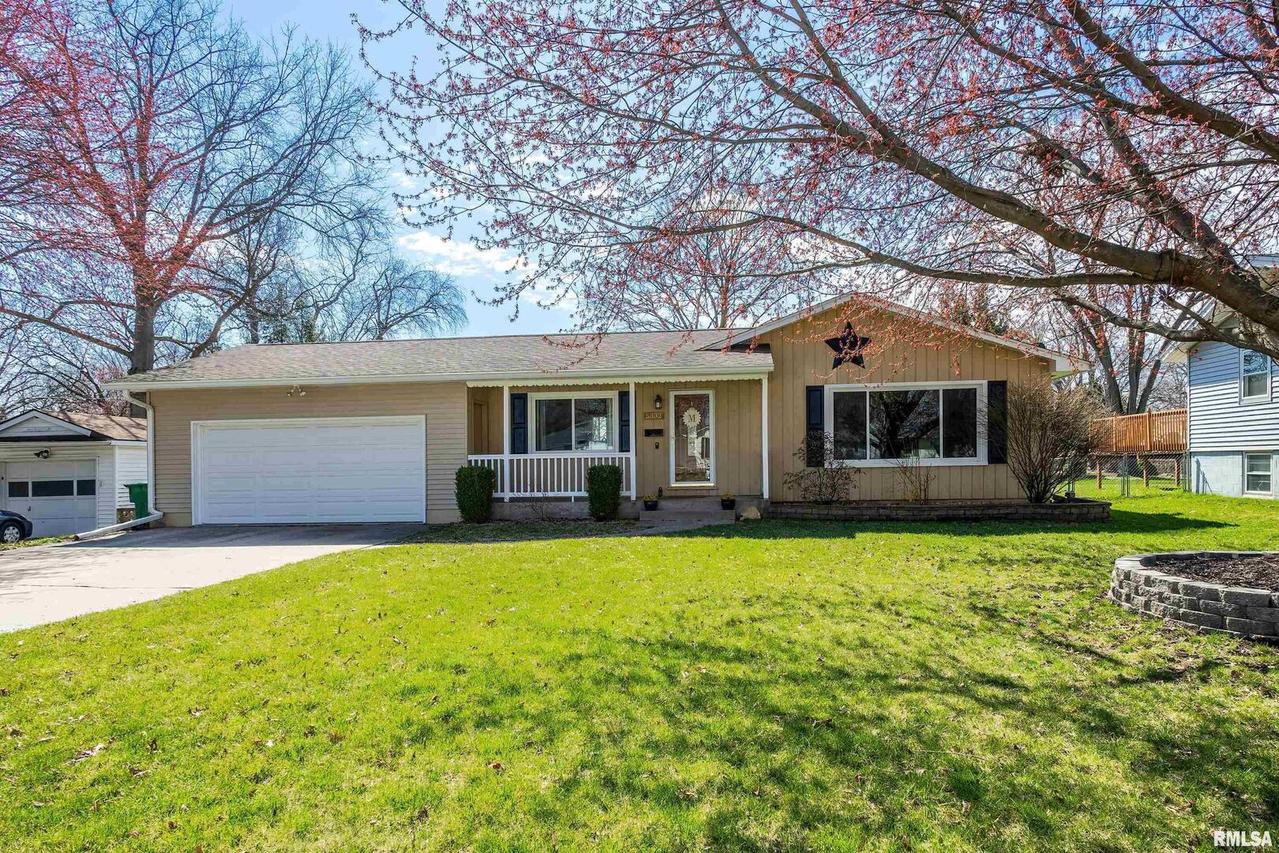 5332 31st Avenue Ct., Moline, IL 61265