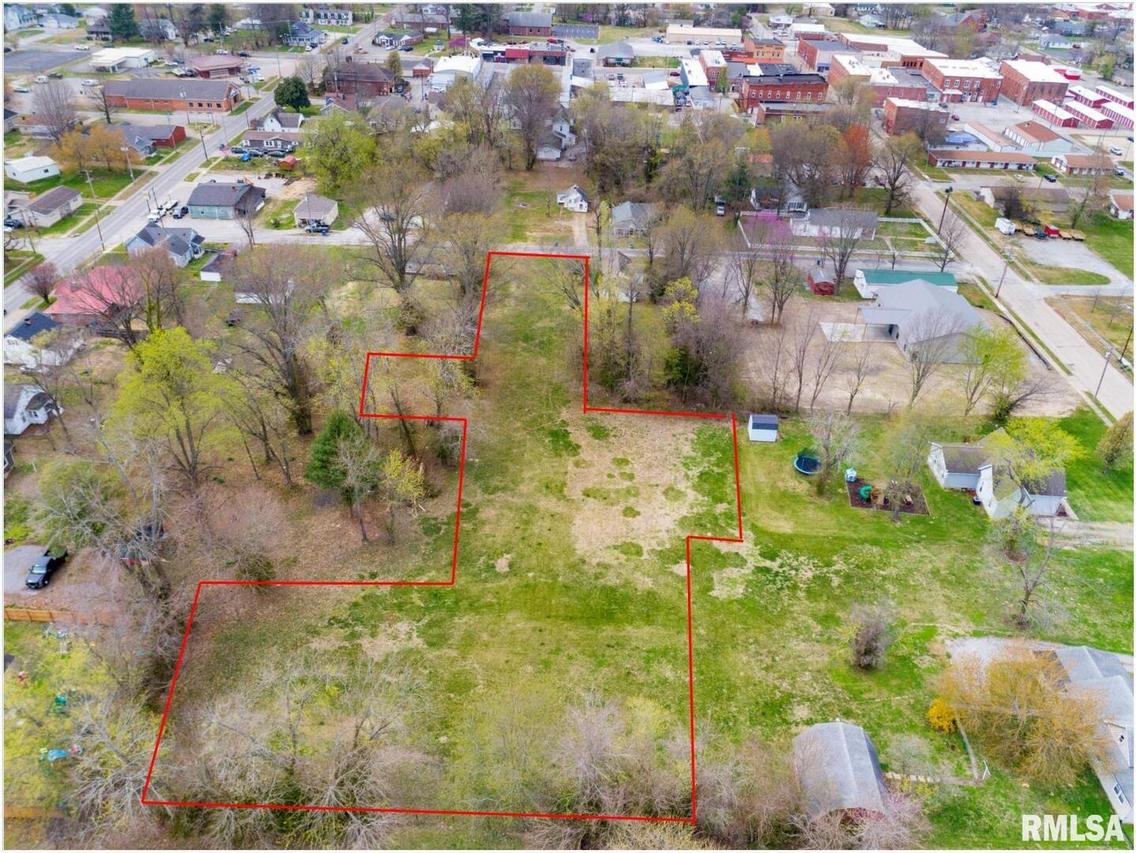 106 Pennsylvania Ave., Carterville, IL 62918