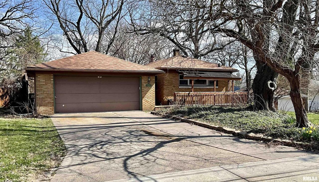 2020 12th St., East Moline, IL 61244