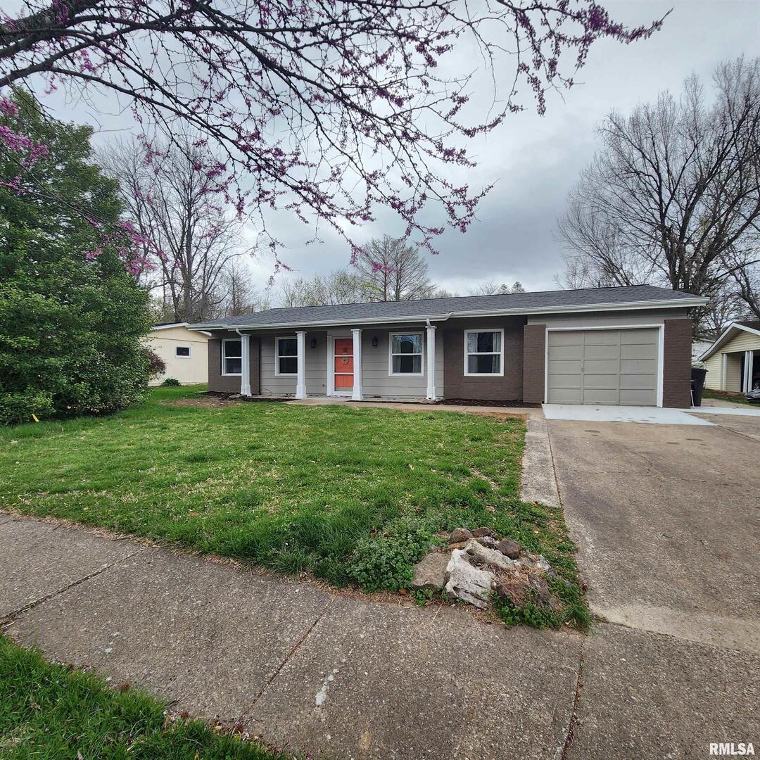 1901 W Freeman Dr., Carbondale, IL 62901