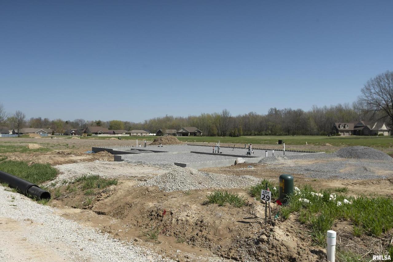 662 Deadwood Dr., Herrin, IL 62948