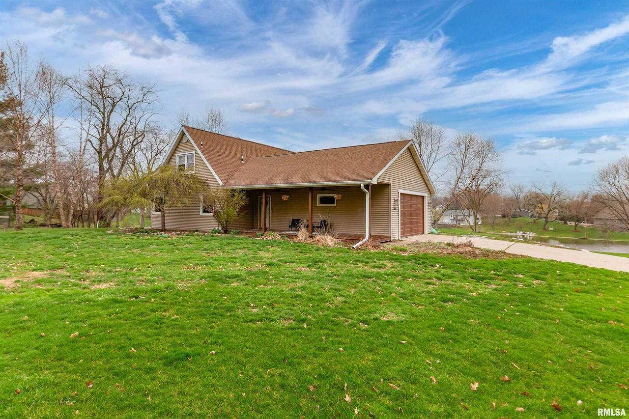 528 Roberts Ln., Sherrard, IL 61281