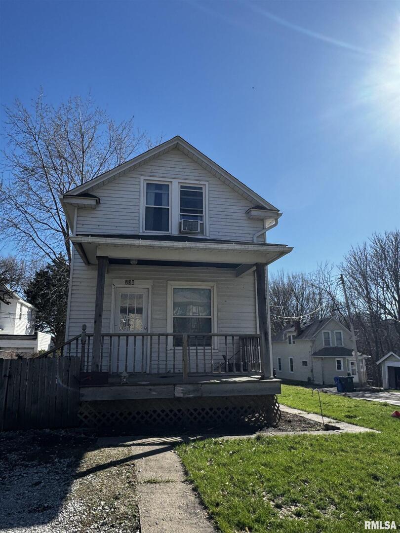 206 13th Ave., Moline, IL 61265