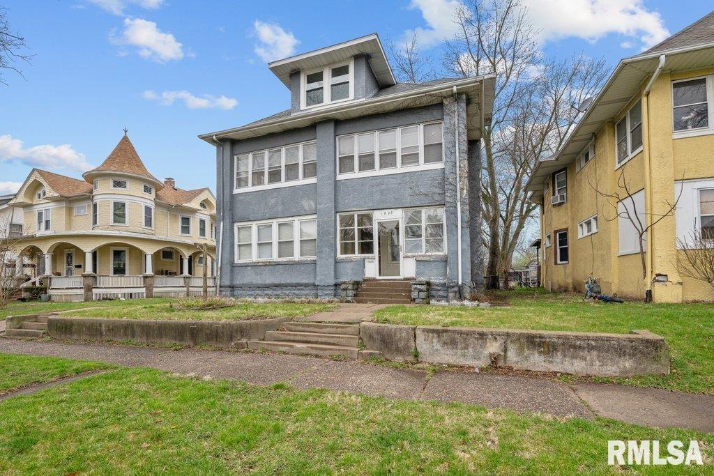 1825 -1827 13th St., Moline, IL 61265