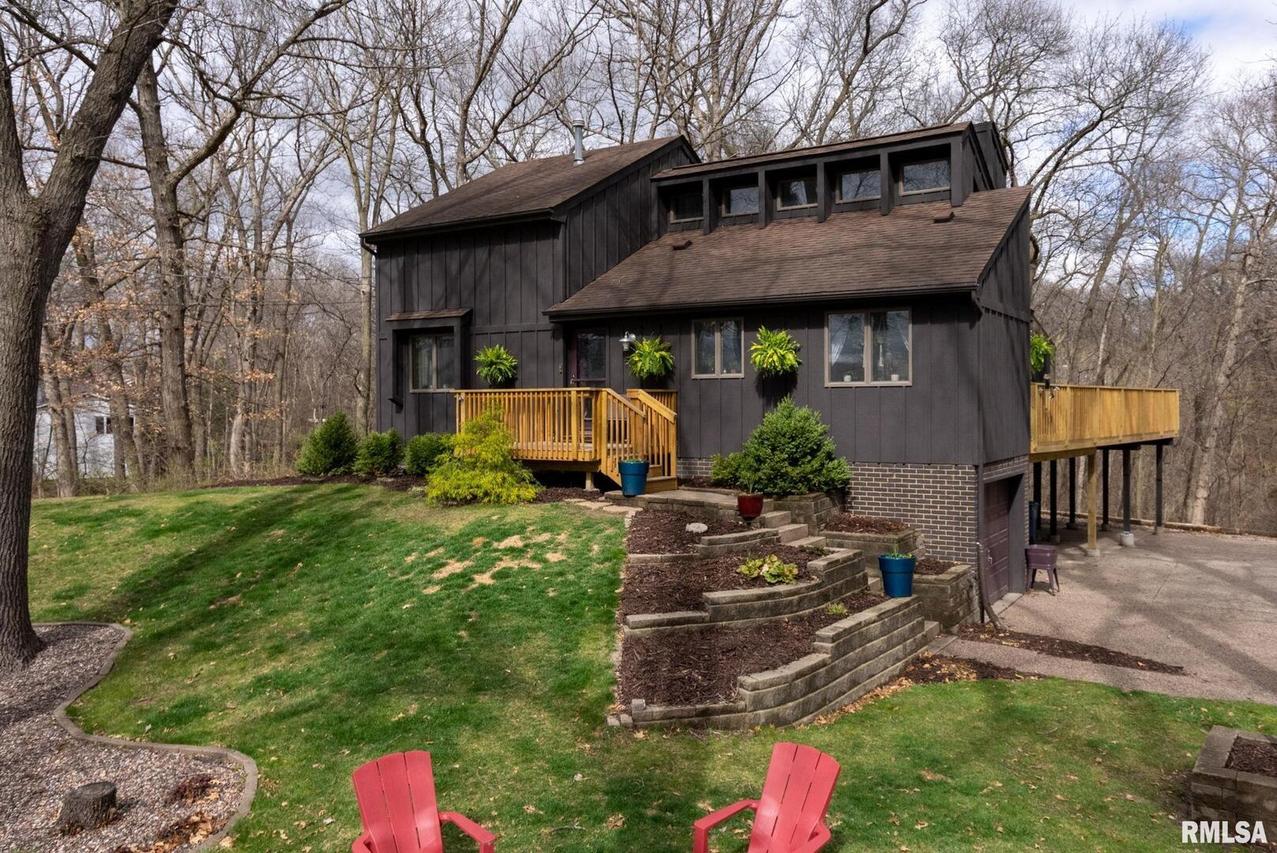 703 1st St., Coal Valley, IL 61240