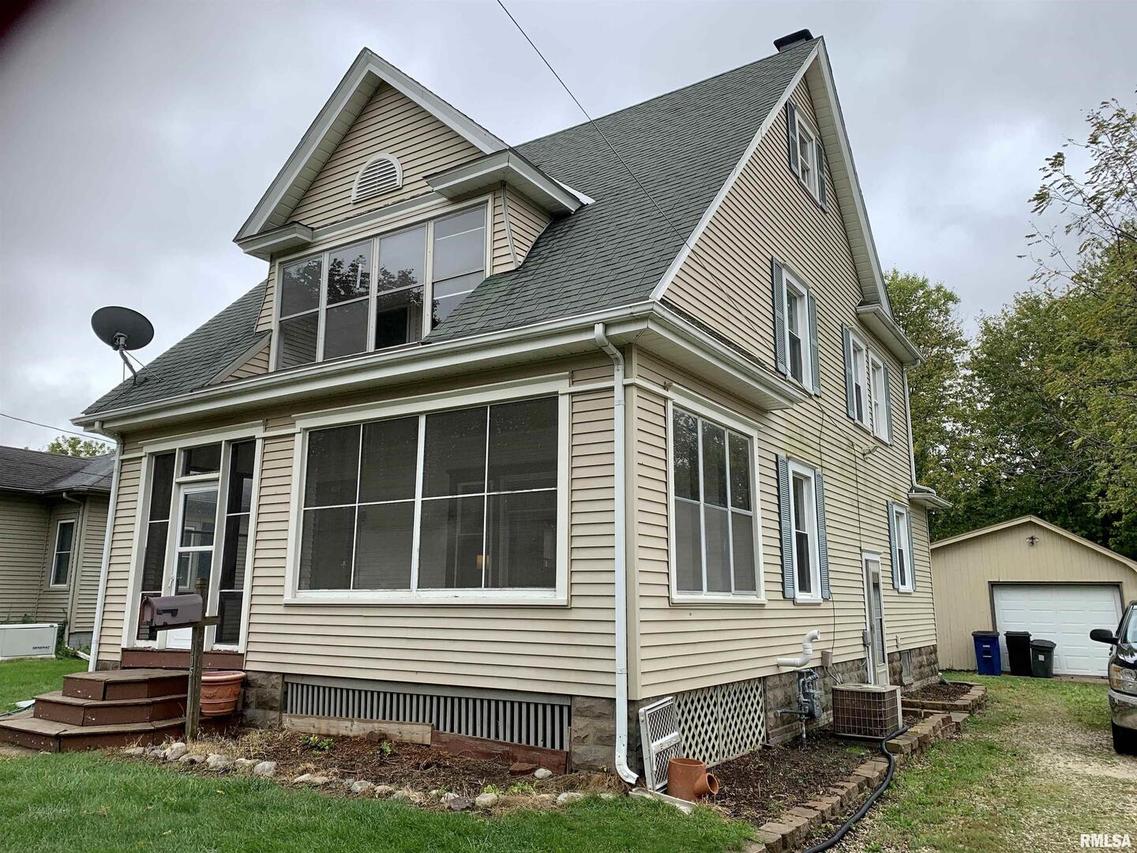 115 N 3rd St., Cambridge, IL 61238