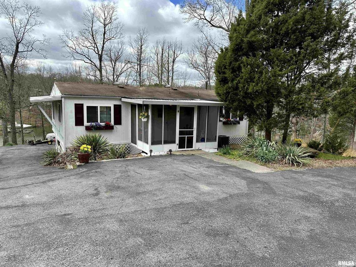 1515 Lake Shore Dr S Dr., Goreville, IL 62939