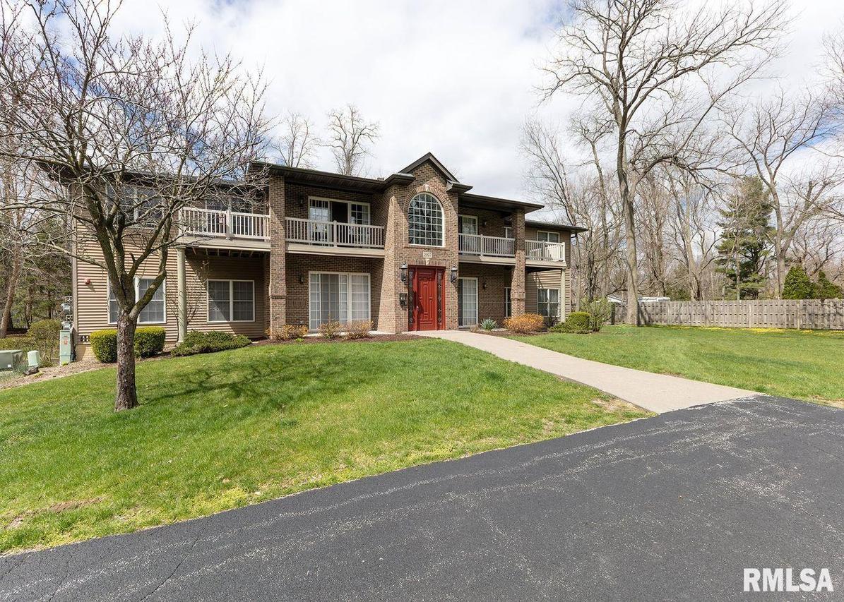 2997 3rd St. #200, Moline, IL 61265