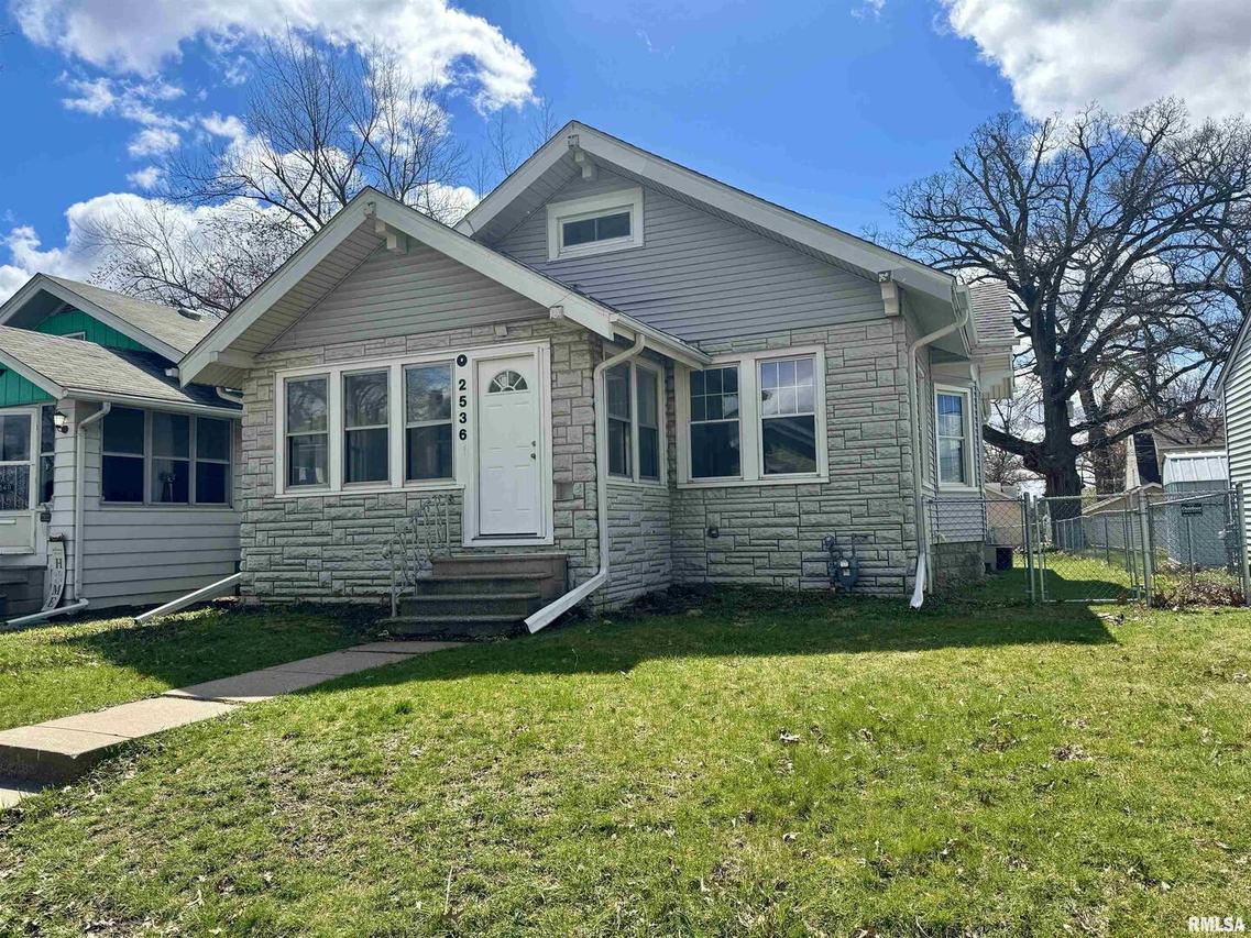 2536 20th Ave., Rock Island, IL 61201