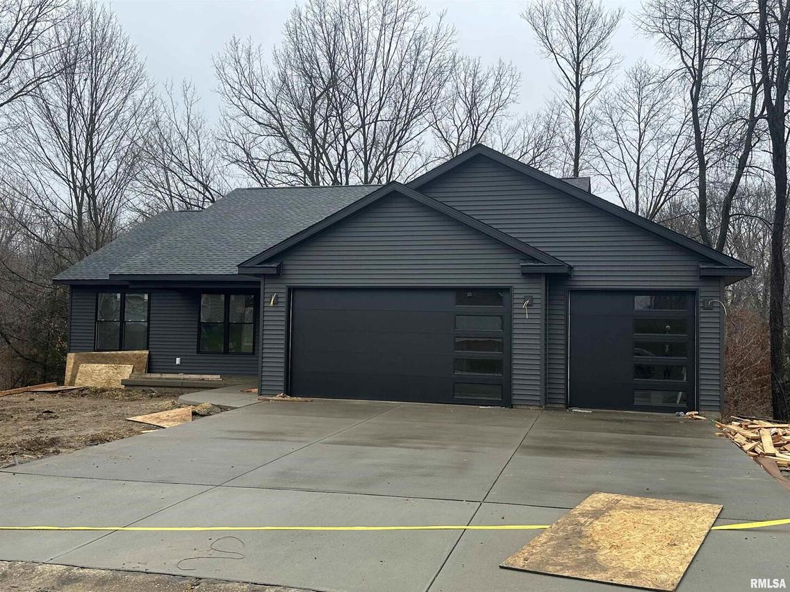 1207 8th Ave., Rapids City, IL 61278