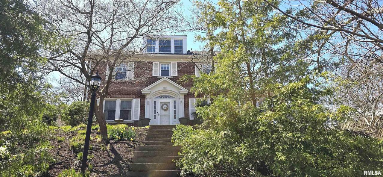 1114 25th Ave., Moline, IL 61265