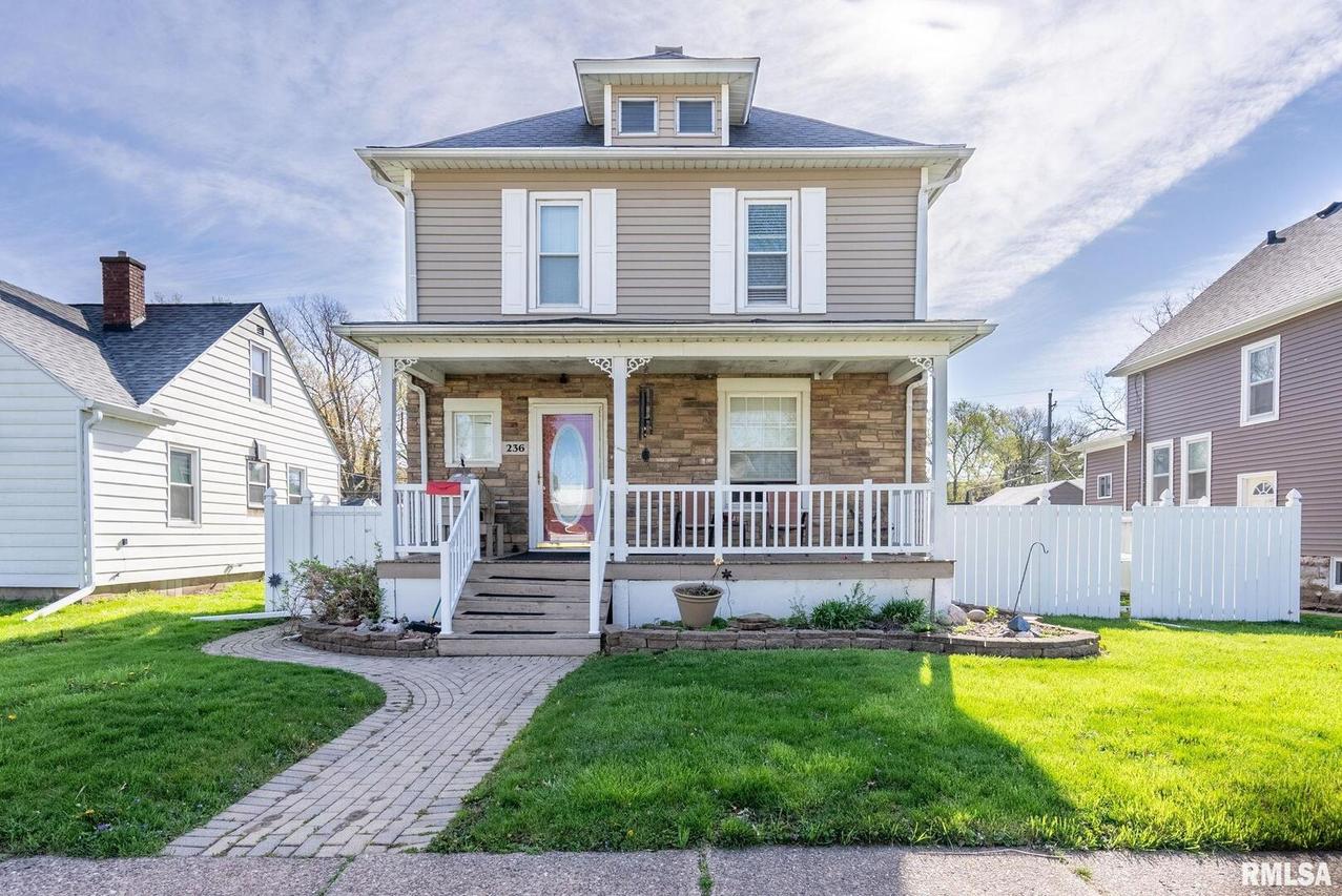 236 43rd St., Moline, IL 61265