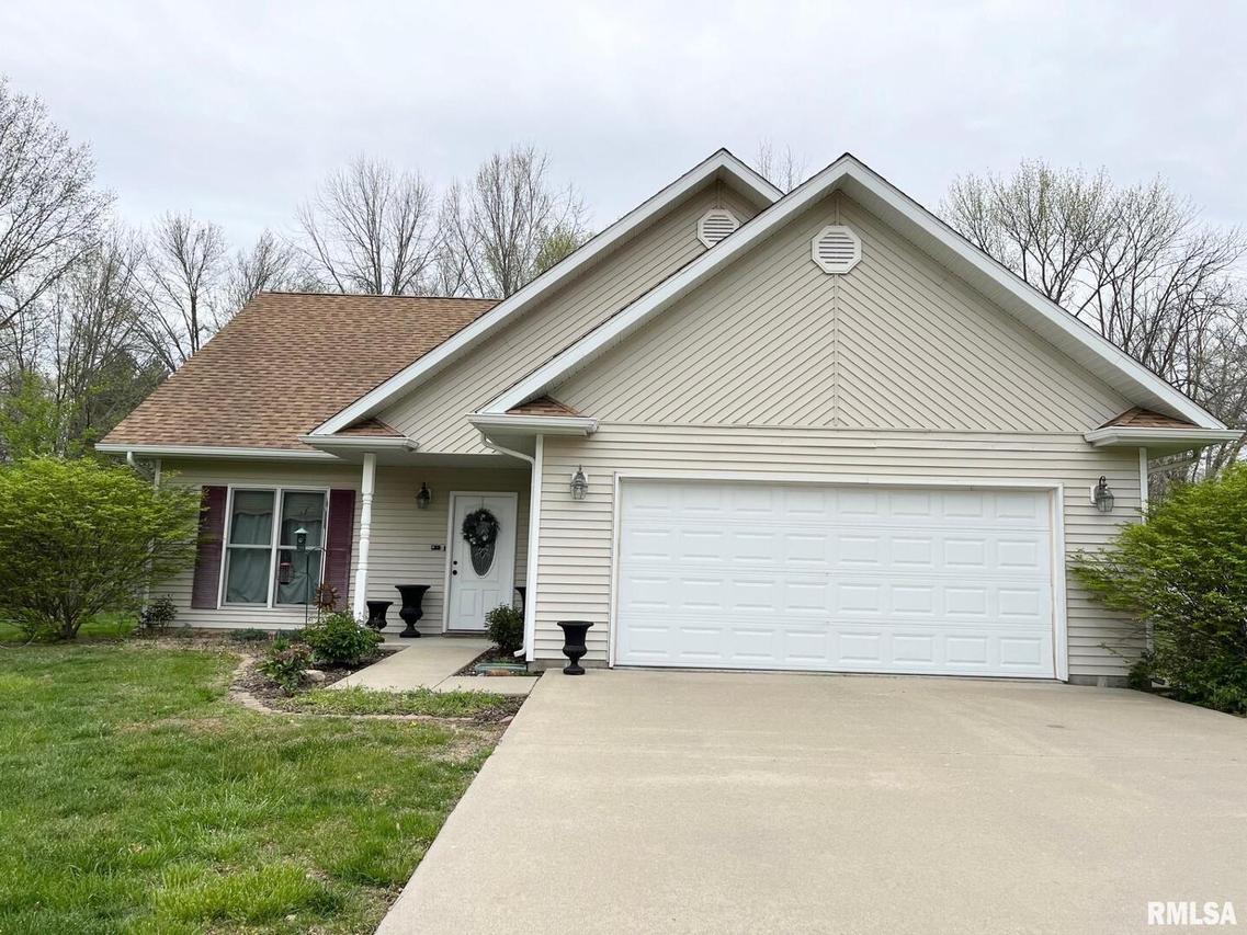 2114 W Meadow Ln., Carbondale, IL 62901