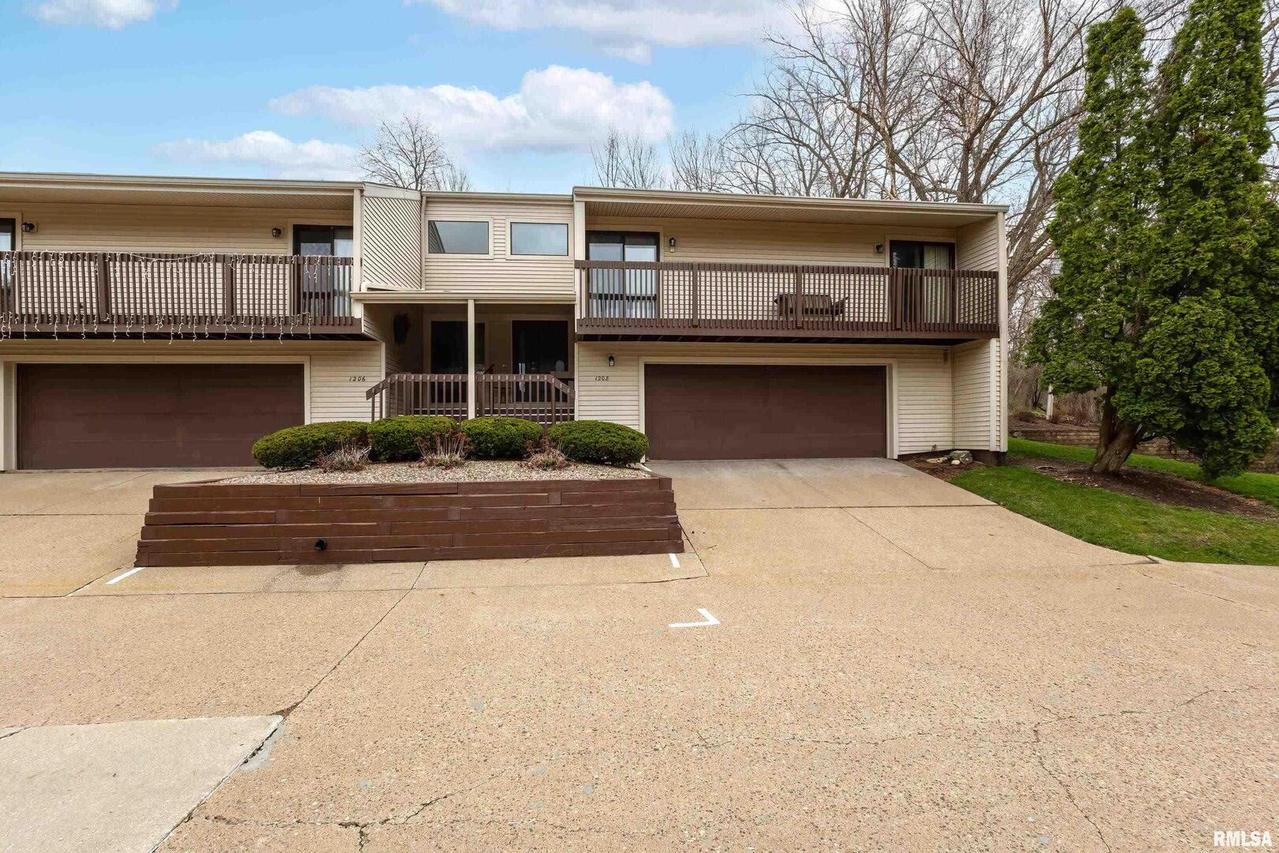 1208 35th St. #M, Moline, IL 61265