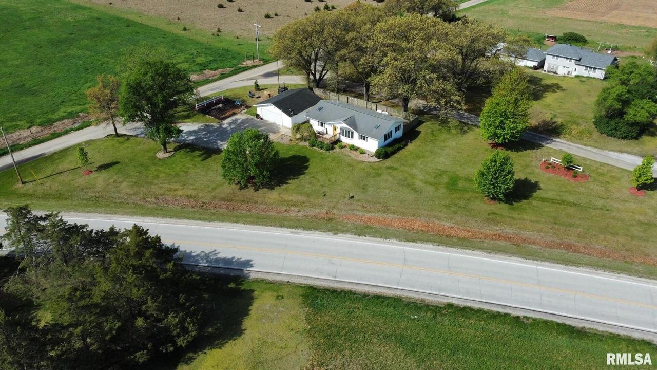 915 45th St., New Boston, IL 61272