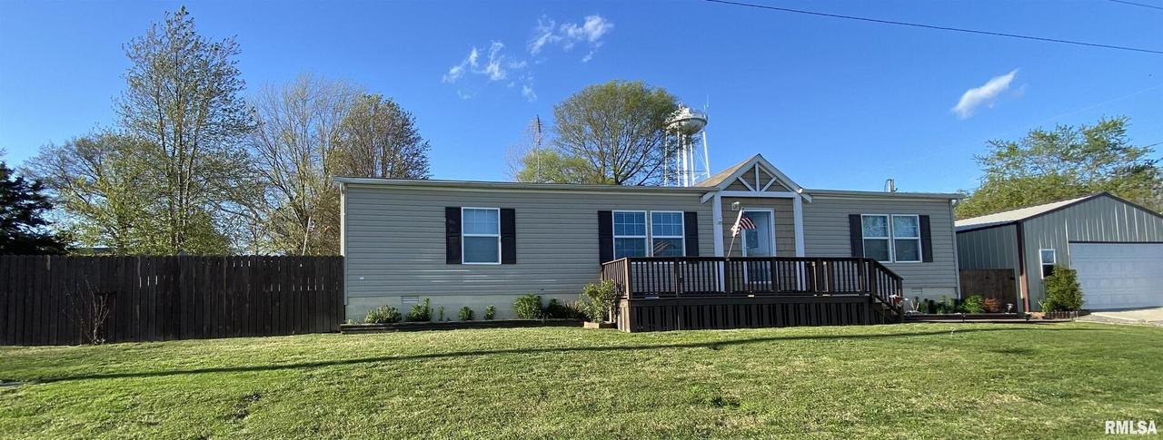 211 W Union St., Waltonville, IL 62894