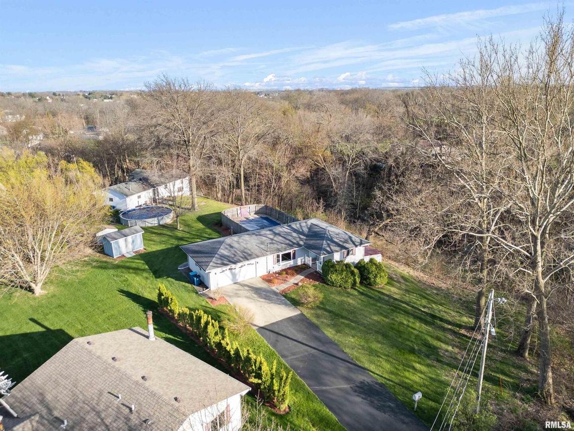 604 3rd Ave., Sherrard, IL 61281