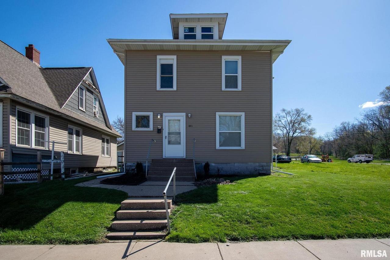 841 24th St., Rock Island, IL 61201