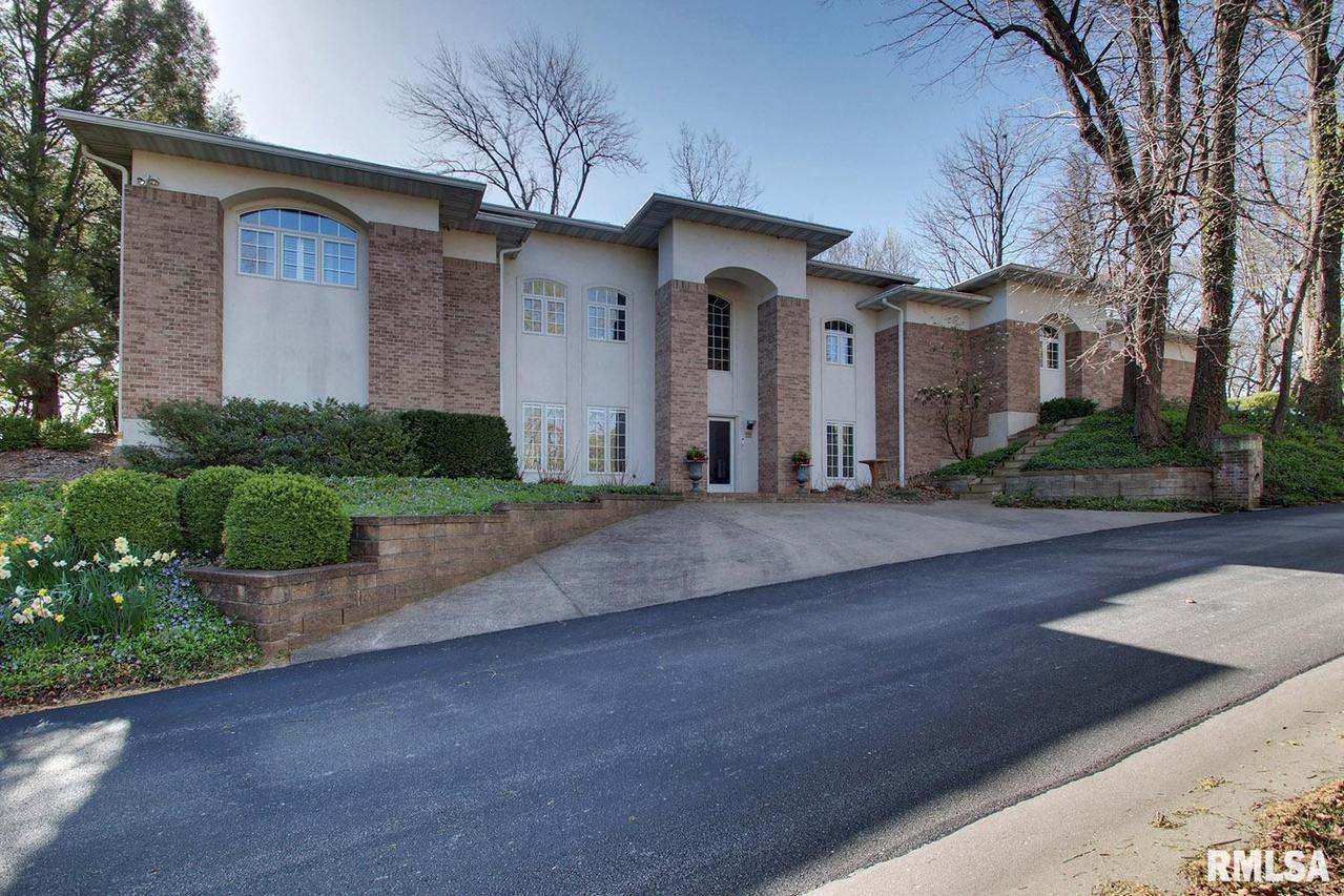 5422 Homan Falls Dr., Quincy, IL 62305