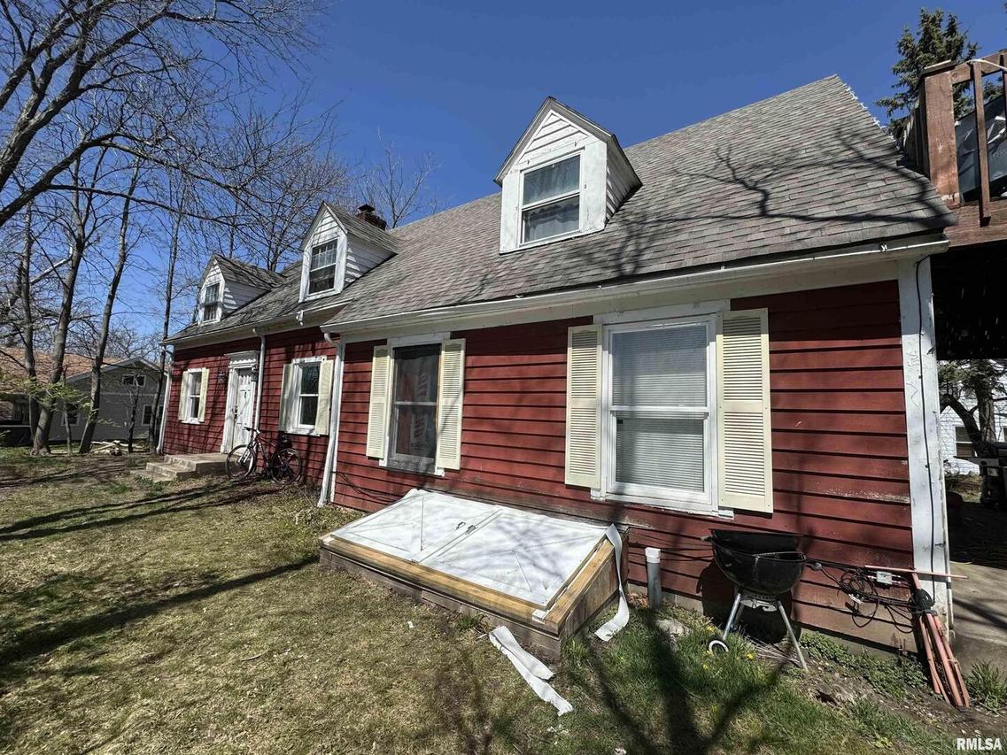 3215 7th Ave., Rock Island, IL 61201