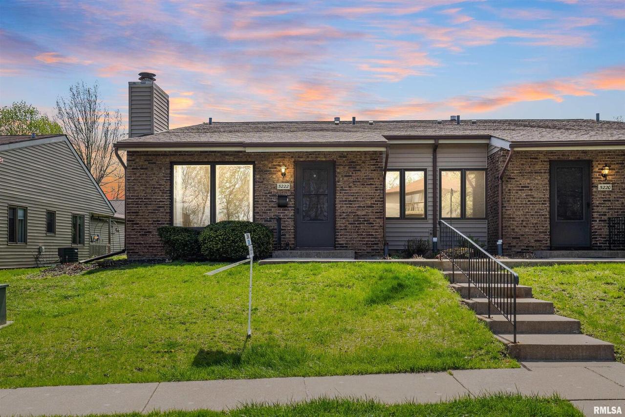 5222 26th Avenue A Ct., Moline, IL 61265