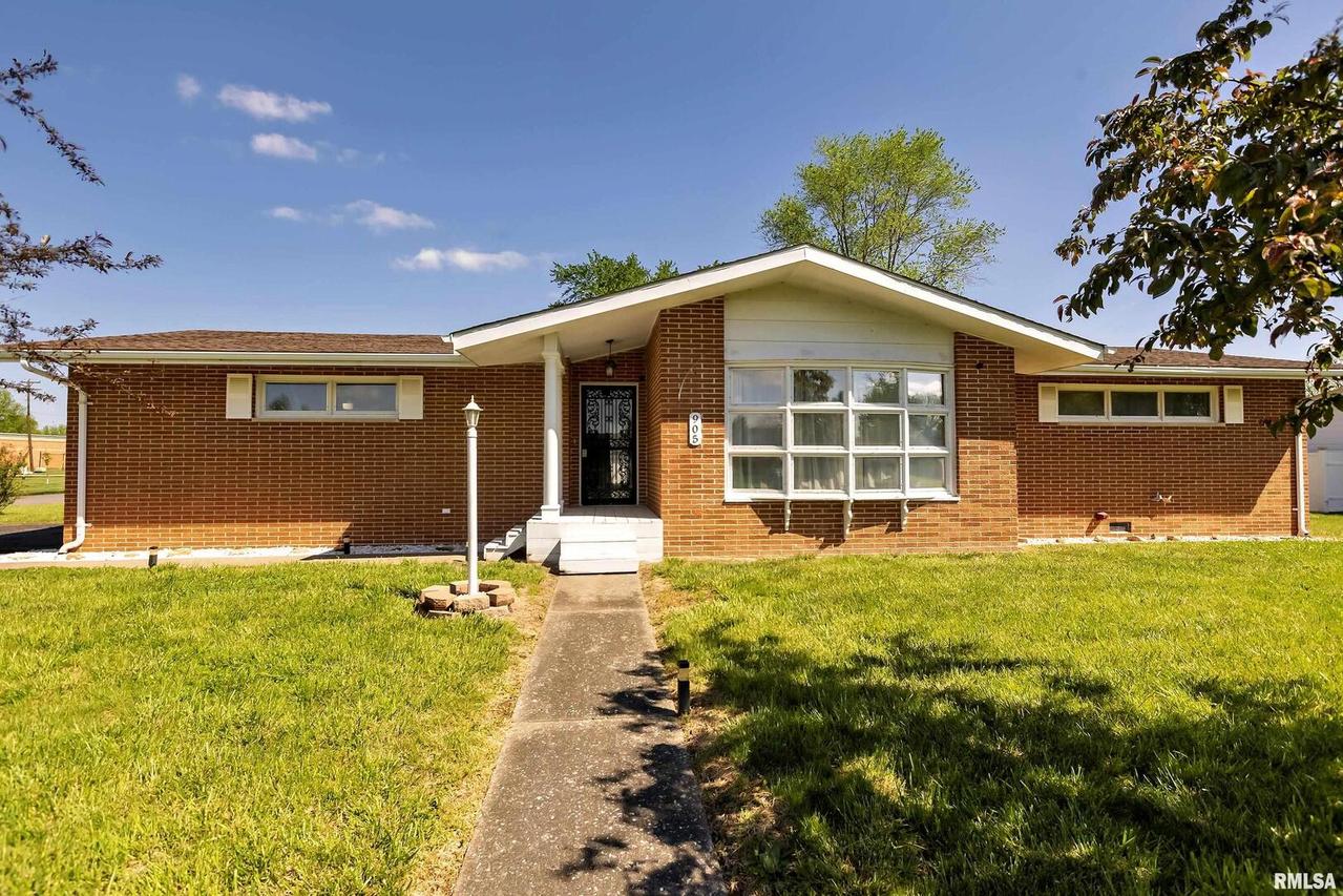 905 Fairlane Dr., Marion, IL 62959