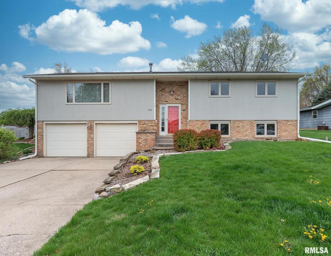 714 Meadowlawn Dr., Geneseo, IL 61254